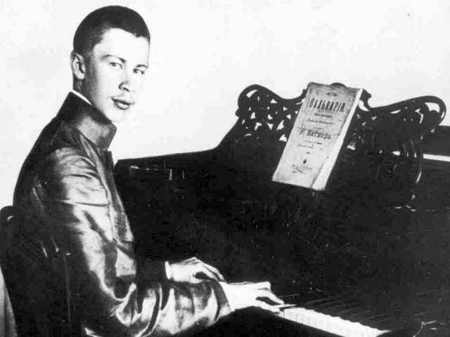 Sergejus Prokofjevas kompozitoriaus jubiliejaus proga